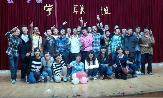 best365体育官网平台2012-2013团学联谊晚会圆满成功
